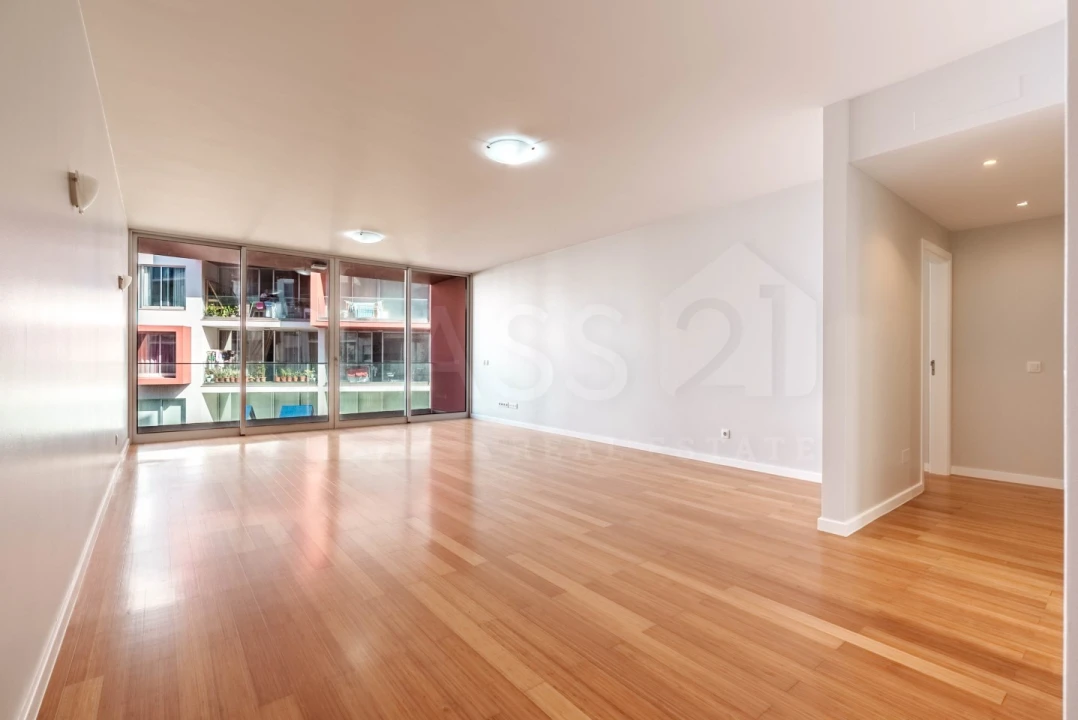 Apartamento T2 para Venda em São Martinho Foto 1