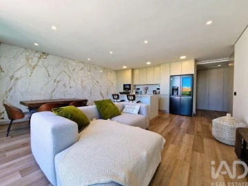 Apartamento T2 para Arrendamento em Faro (Sé e São Pedro)