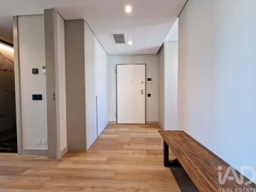 Apartamento T2 para Arrendamento em Faro (Sé e São Pedro)