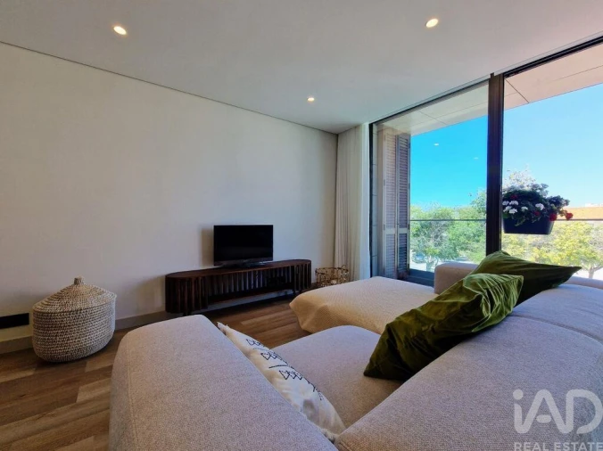 Apartamento T2 para Arrendamento em Faro (Sé e São Pedro) Foto 4