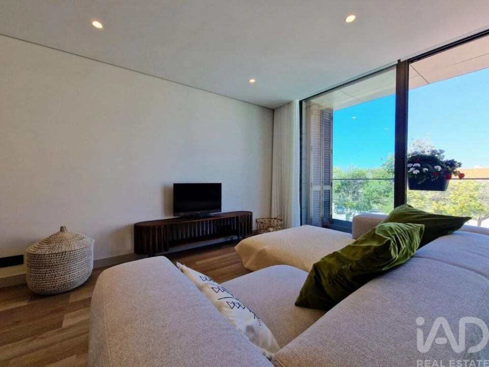 Apartamento T2 para Arrendamento em Faro (Sé e São Pedro) Foto 4