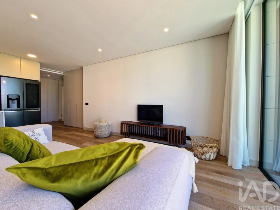 Apartamento T2 para Arrendamento em Faro (Sé e São Pedro) Foto 6