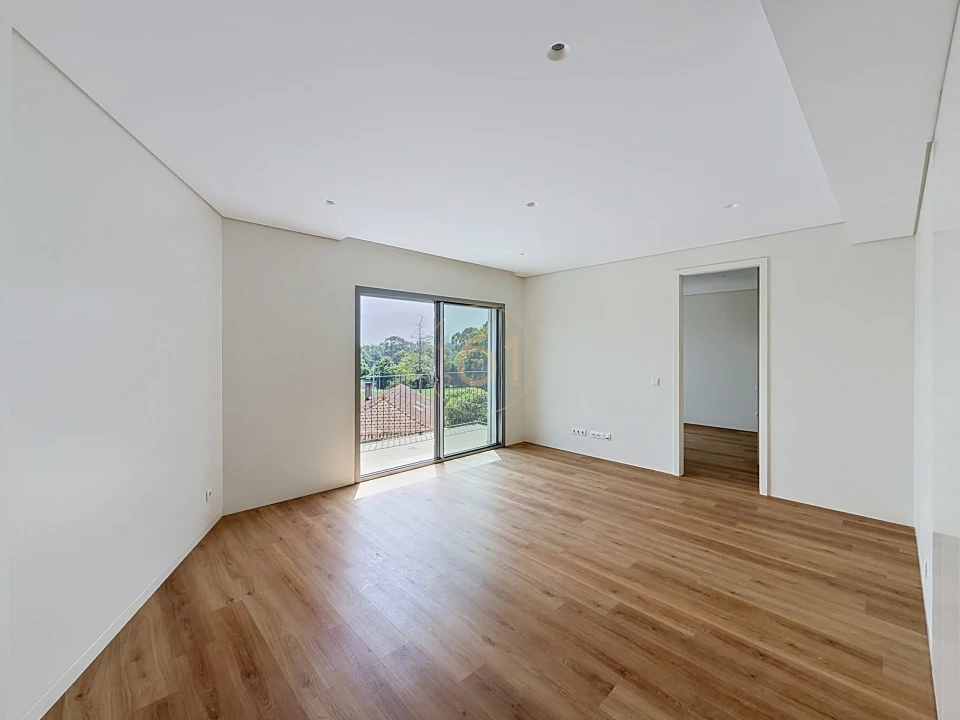 Apartamento T2 para Arrendamento em Lordelo do Ouro e Massarelos Foto 2