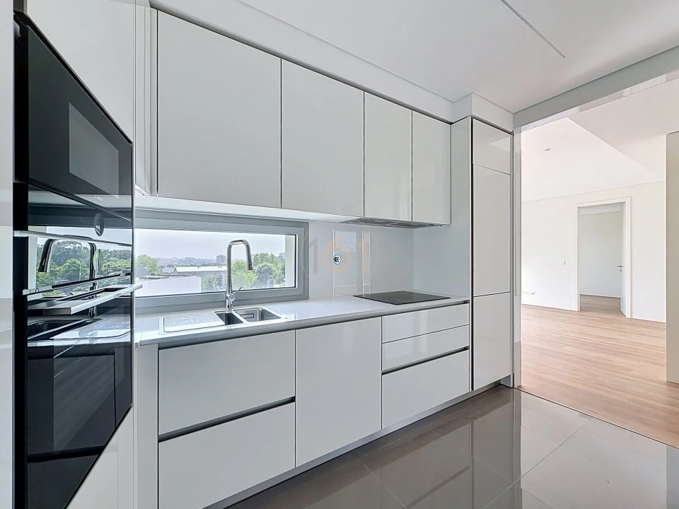 Apartamento T2 para Arrendamento em Lordelo do Ouro e Massarelos Foto 5