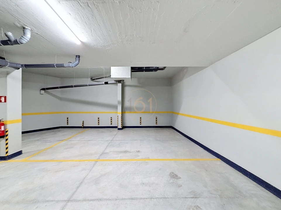 Apartamento T2 para Arrendamento em Lordelo do Ouro e Massarelos Foto 22