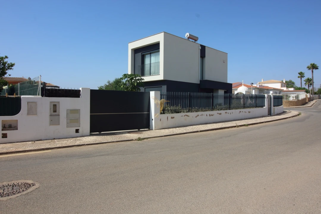 Moradia T3 para Venda em Ferreiras Foto 19