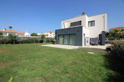 Moradia T3 para Venda em Ferreiras