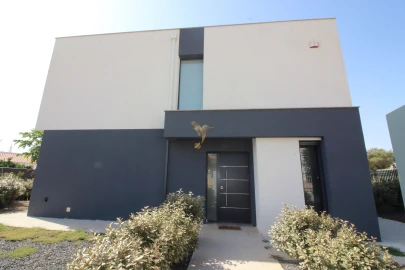 Moradia T3 para Venda em Ferreiras
