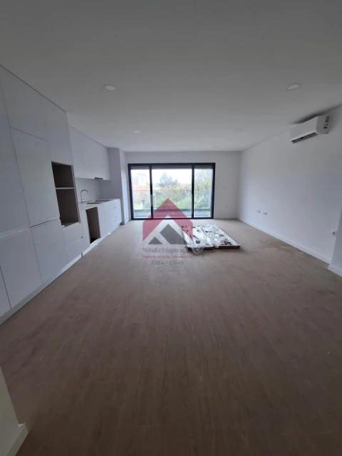 Apartamento T2 para Venda em Esgueira