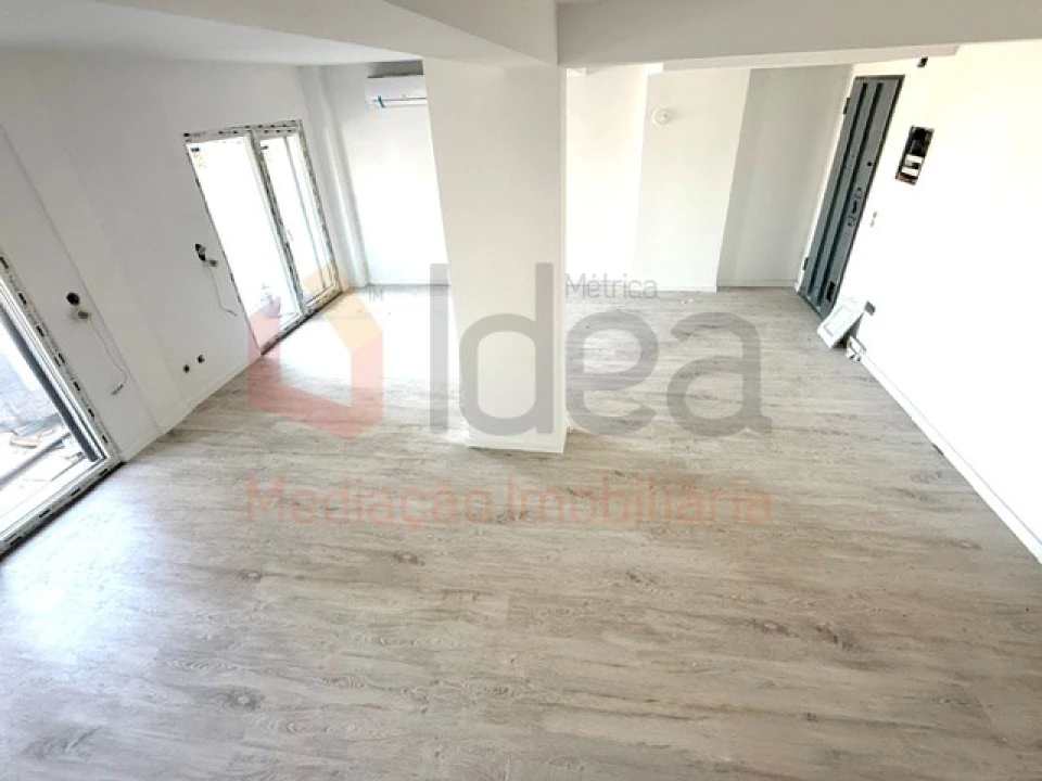 Apartamento T2 para Venda em Seixal, Arrentela e Aldeia de Paio Pires Foto 7
