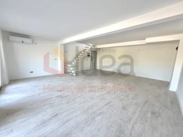 Apartamento T3 para Venda em Seixal, Arrentela e Aldeia de Paio Pires