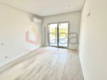 Apartamento T3 para Venda em Seixal, Arrentela e Aldeia de Paio Pires