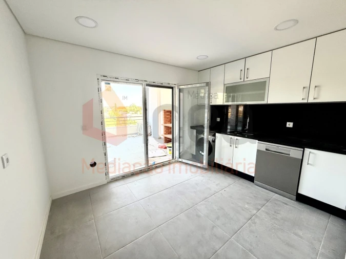 Apartamento T3 para Venda em Seixal, Arrentela e Aldeia de Paio Pires Foto 3