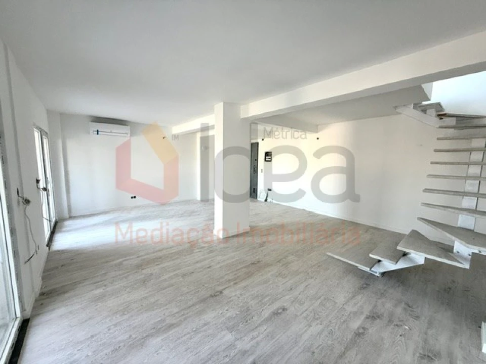 Apartamento T1 para Venda em Seixal, Arrentela e Aldeia de Paio Pires Foto 9