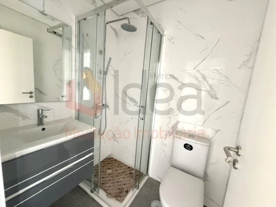 Apartamento T1 para Venda em Seixal, Arrentela e Aldeia de Paio Pires Foto 15