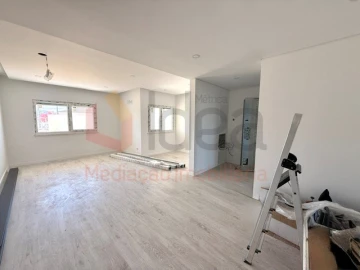 Apartamento T1 para Venda em Seixal, Arrentela e Aldeia de Paio Pires