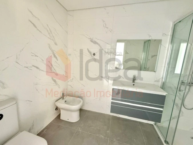 Apartamento T1 para Venda em Seixal, Arrentela e Aldeia de Paio Pires Foto 16