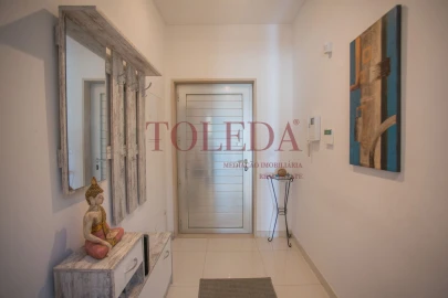 Moradia T4 para Venda em Atalaia e Alto Estanqueiro-Jardia