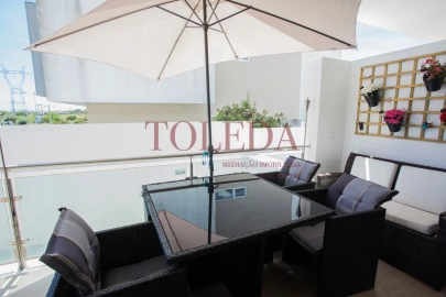 Moradia T4 para Venda em Atalaia e Alto Estanqueiro-Jardia