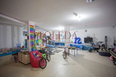 Moradia T4 para Venda em Atalaia e Alto Estanqueiro-Jardia