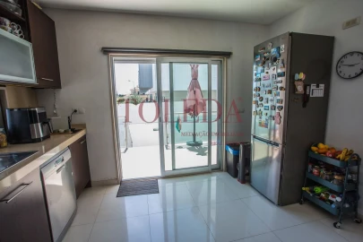 Moradia T4 para Venda em Atalaia e Alto Estanqueiro-Jardia
