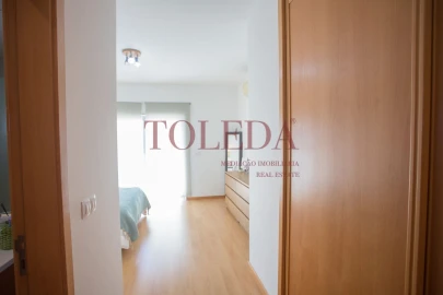 Moradia T4 para Venda em Atalaia e Alto Estanqueiro-Jardia