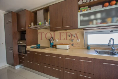 Moradia T4 para Venda em Atalaia e Alto Estanqueiro-Jardia