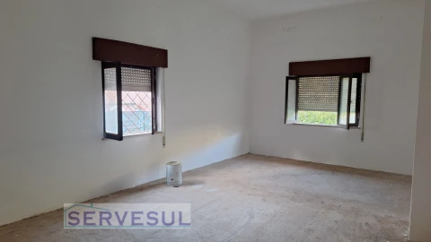 Armazém para Venda em Silves