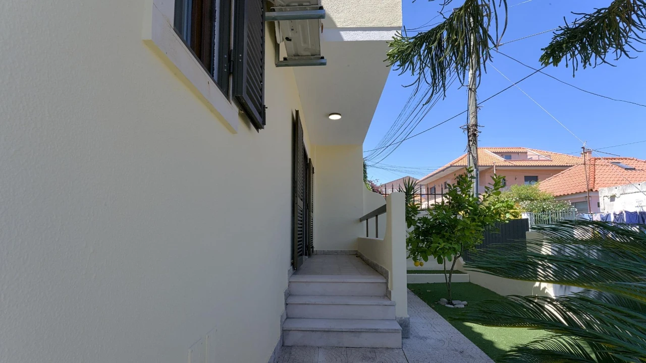 Moradia T3 para Venda em Alcabideche Foto 30