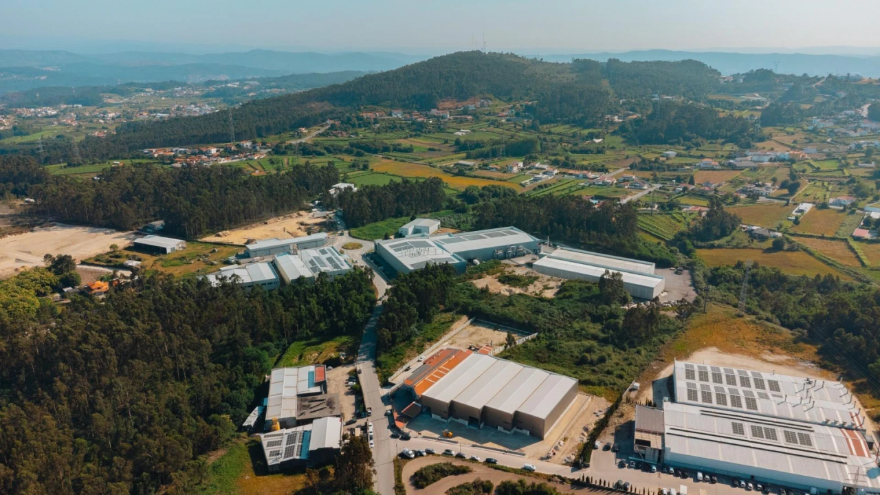 Armazém para Venda em Vandoma Foto 30