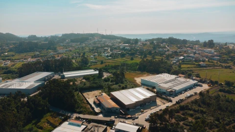 Armazém para Venda em Vandoma