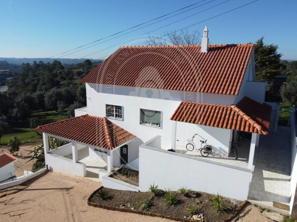 Moradia T4 para Venda em Madalena e Beselga Foto 1