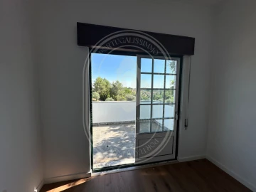 Moradia T4 para Venda em Madalena e Beselga