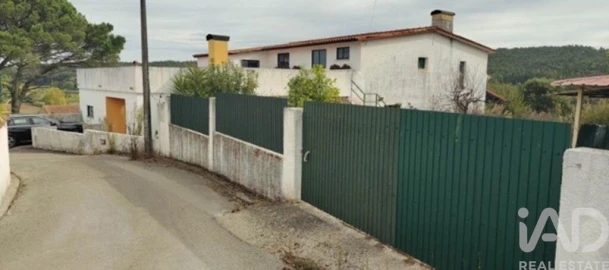 Moradia T4 para Venda em Vila Nova de Monsarros