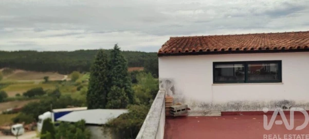 Moradia T4 para Venda em Vila Nova de Monsarros