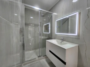 Moradia T4 para Venda em Campanhã