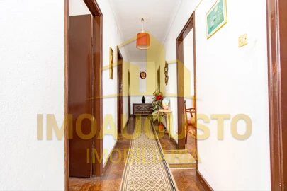 Moradia T4 para Venda em Valdujo