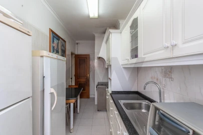 Apartamento T2 para Venda em Alfragide