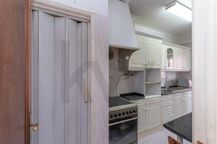 Apartamento T2 para Venda em Alfragide Foto 18