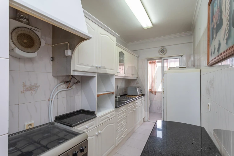 Apartamento T2 para Venda em Alfragide Foto 19