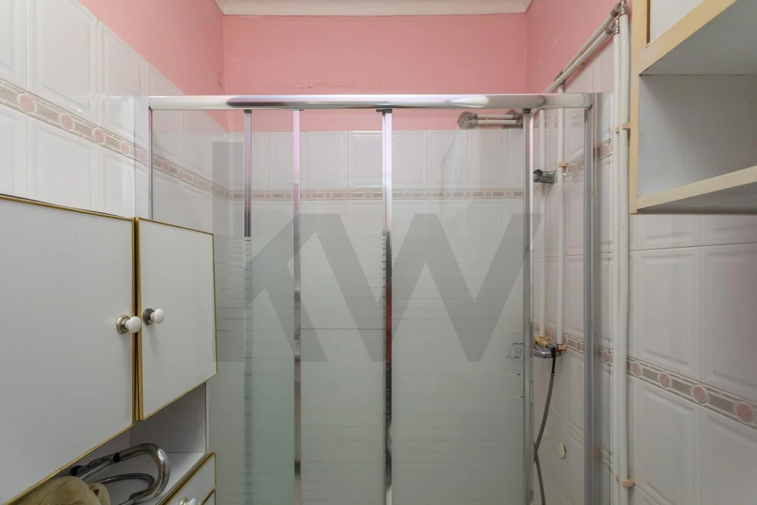 Apartamento T2 para Venda em Alfragide Foto 12