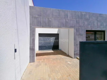 Moradia T3 para Venda em Charneca de Caparica e Sobreda