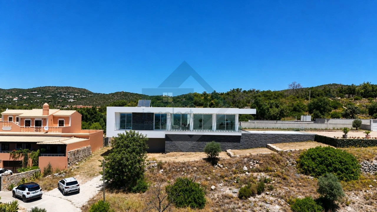 Moradia T3 para Venda em Santa Barbara de Nexe Foto 5