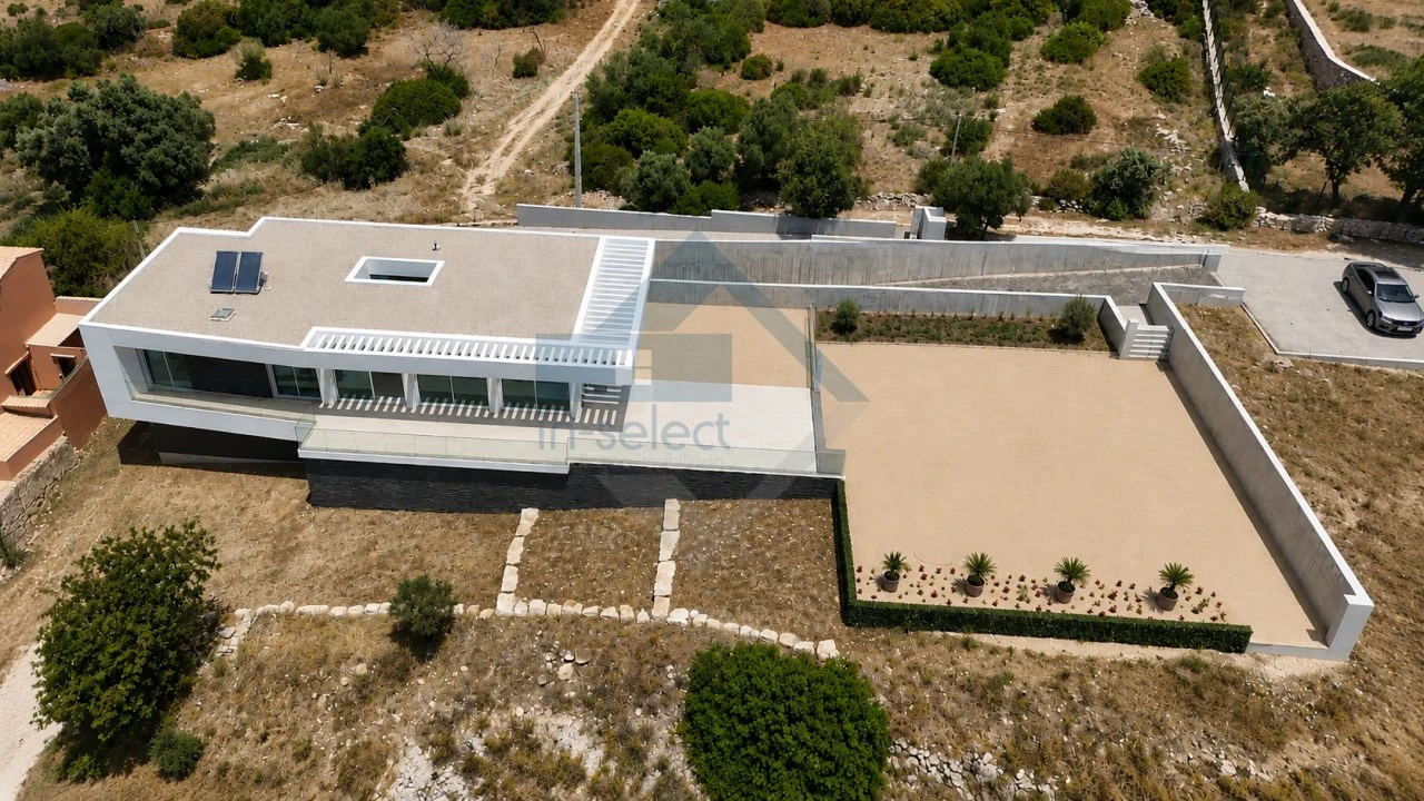 Moradia T3 para Venda em Santa Barbara de Nexe Foto 13