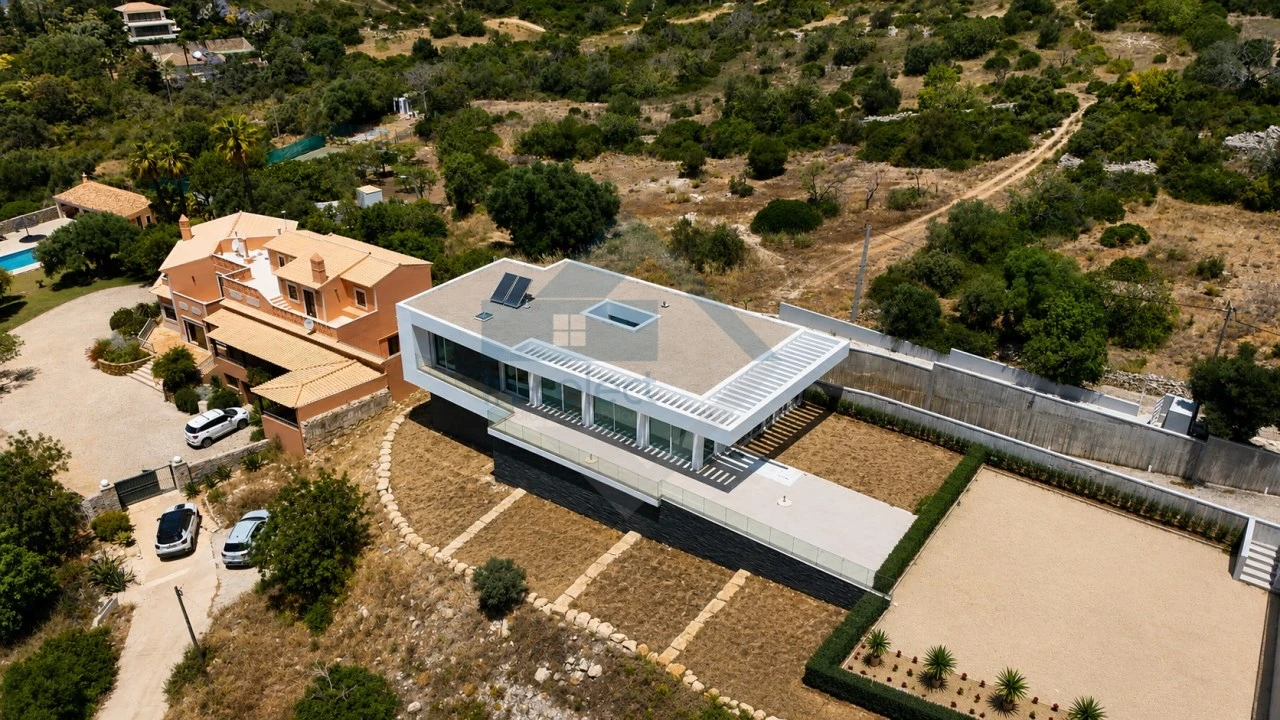 Moradia T3 para Venda em Santa Barbara de Nexe Foto 14