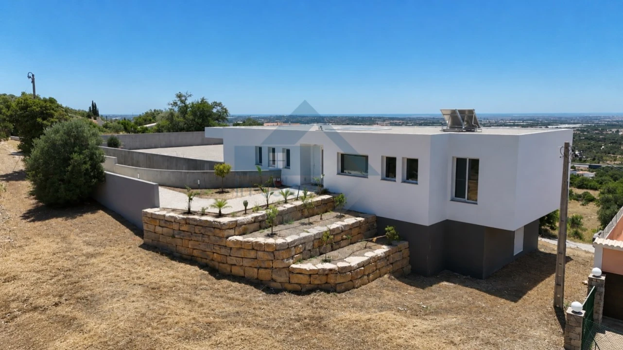 Moradia T3 para Venda em Santa Barbara de Nexe Foto 15