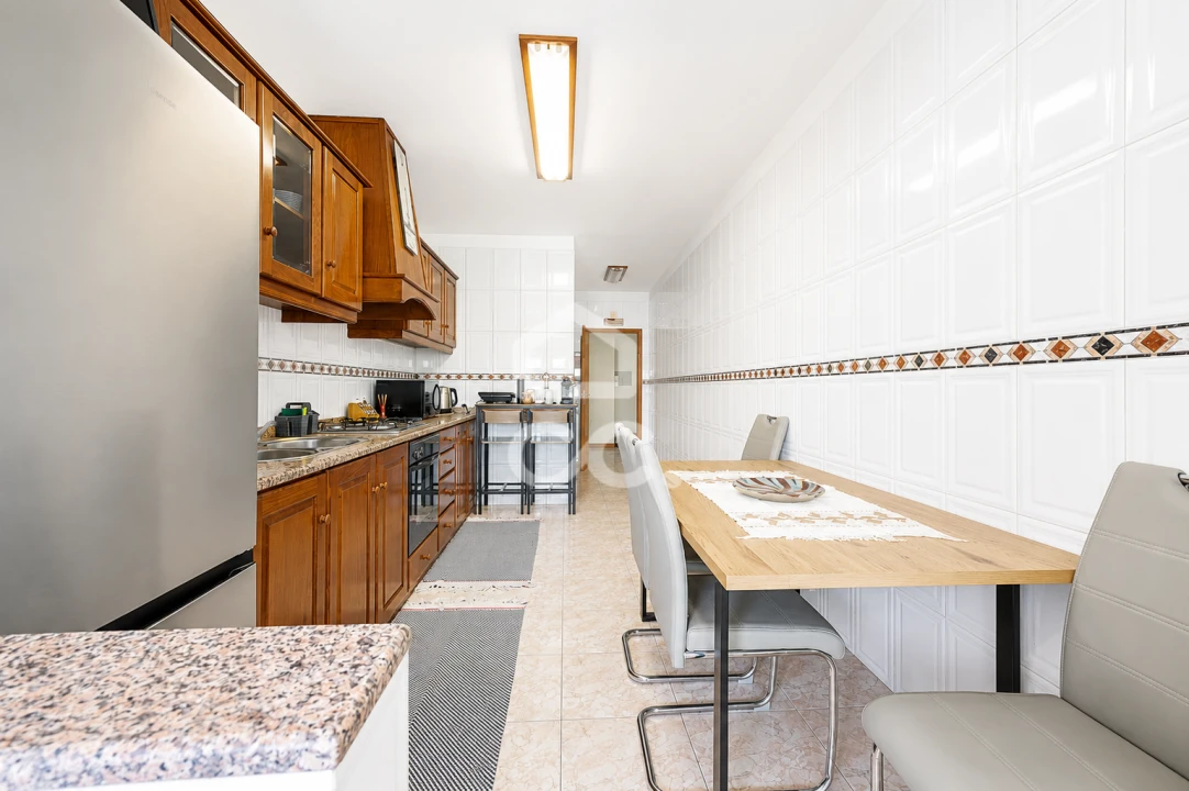 Apartamento T2 para Venda em Delães Foto 16