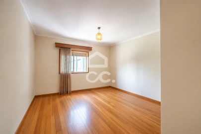 Apartamento T2 para Venda em Delães