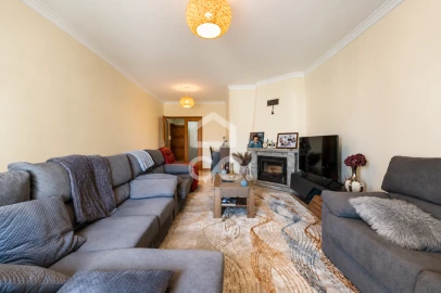 Apartamento T2 para Venda em Delães