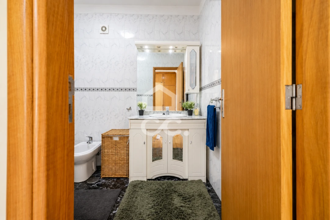 Apartamento T2 para Venda em Delães Foto 10